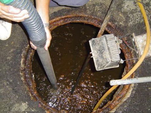 张湾隔油池清理